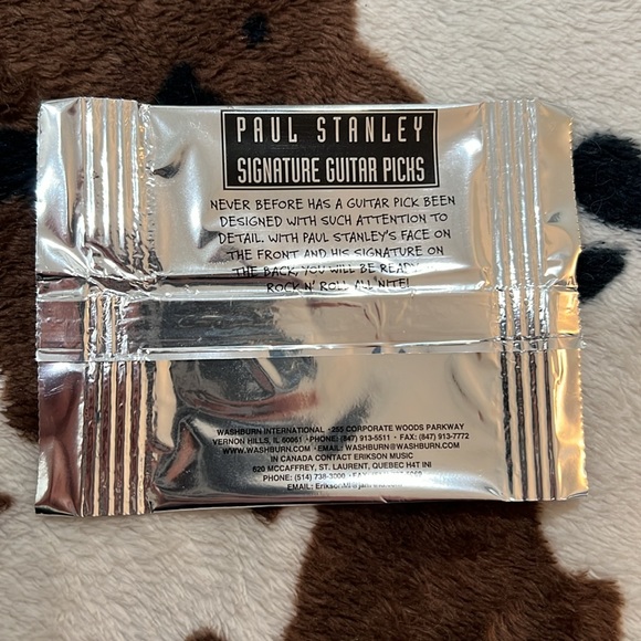 KISS SIGNED PAUL STANLEY guitar pick - Picture 2 of 3